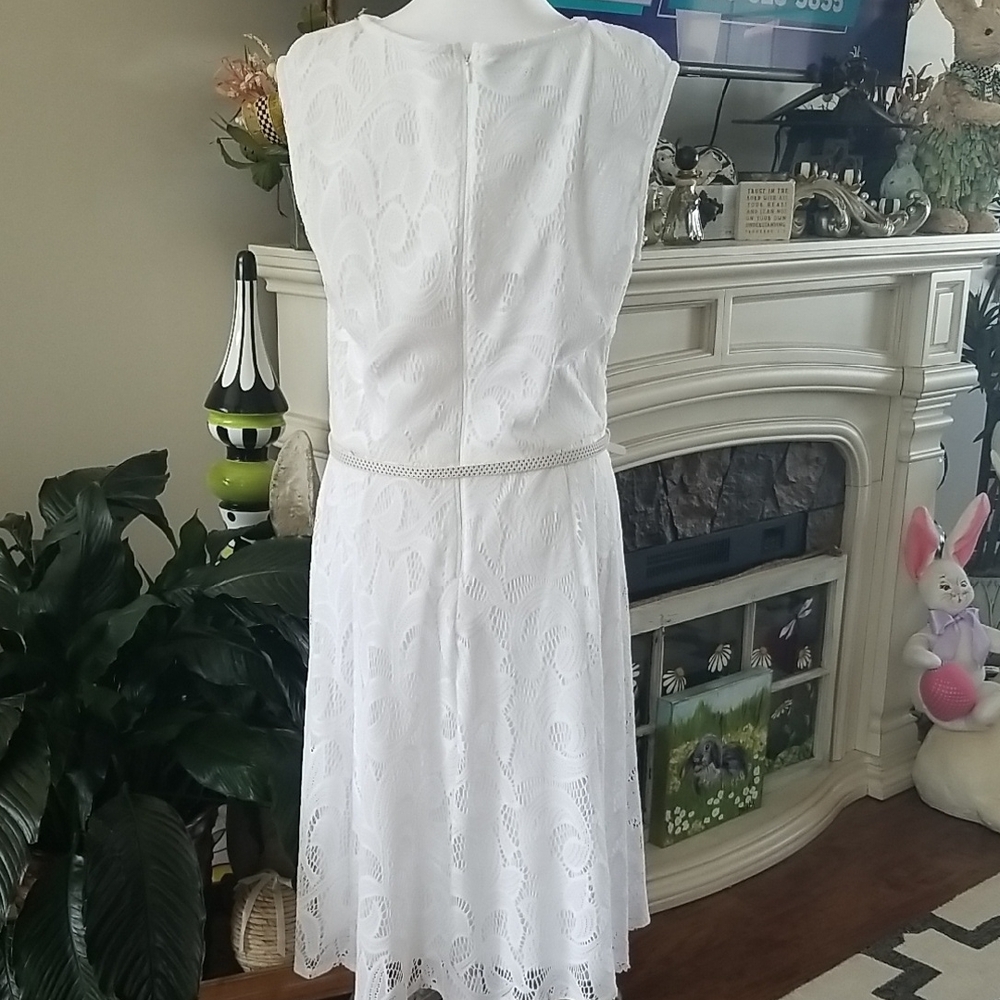 London Style White Lace Dress with Decorative Belt - Picture 5 of 6